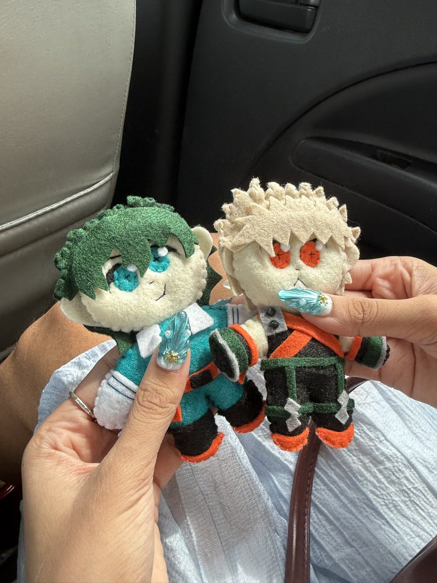 bonniecrossing's tweet photo. so thankful @craftysaturns made space for this commission despite everything happening 🥹 i got these made for my partner and they absolutely ADORED them !!! saturn captured them so well, and i’m glad it’s them i trusted for this 🥰 second order done and def not the last ! 💟✨ https://t.co/R5HocAEbxA