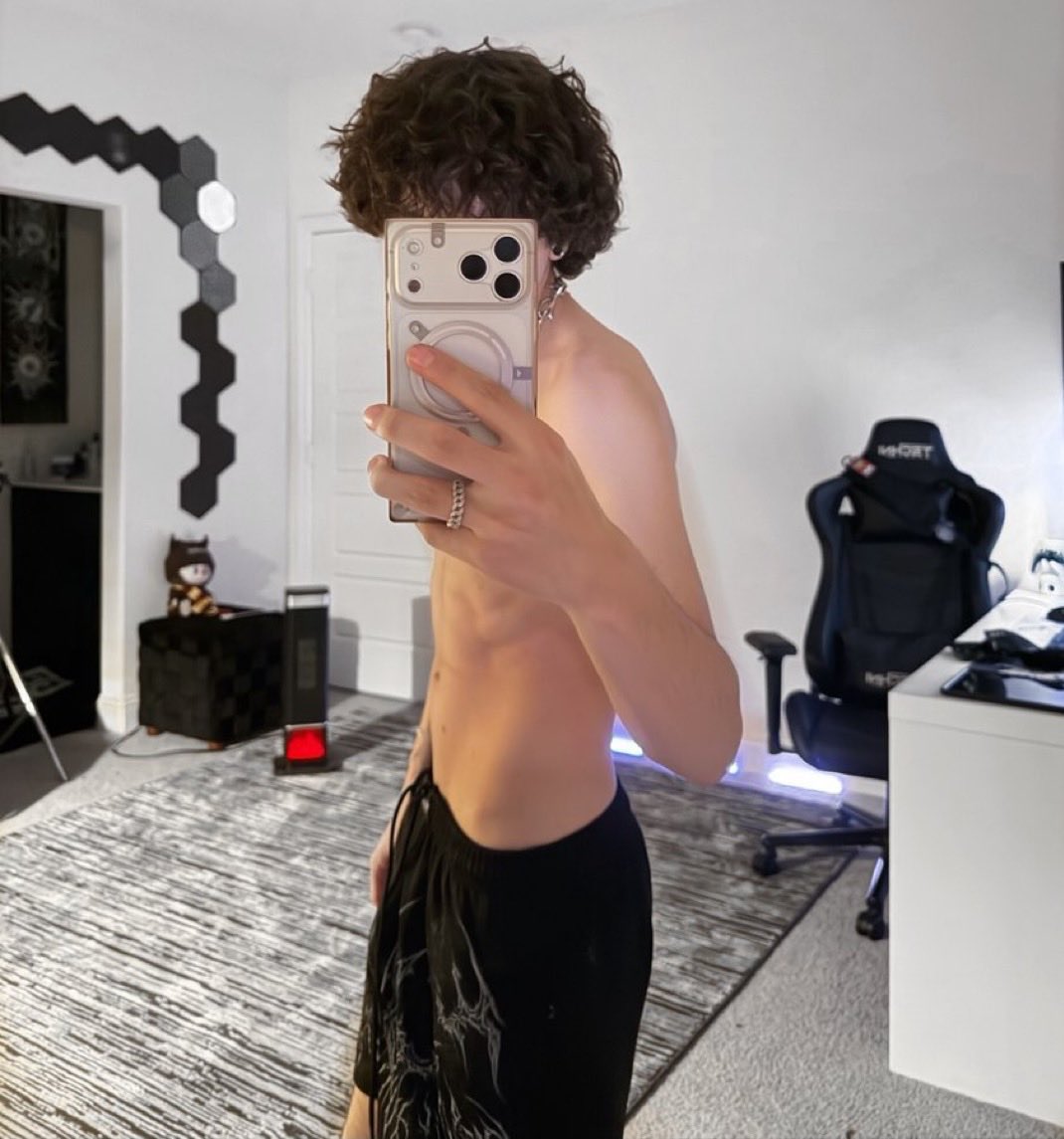 Jegdwv's tweet photo. https://t.co/FPXtpjhYLo https://t.co/HjHutTROxV