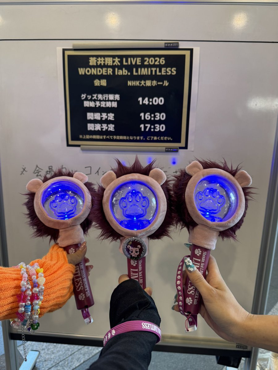 SA811_MM608's tweet photo. 結局ペンラ買ったよね😂😂
ペンラもカバーも可愛い☺️☺️ https://t.co/WEof16kXxt