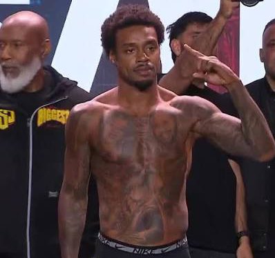 SaycheeseDGTL's tweet photo. Errol Spence announced his retirement after losing to Tim Tszyu:

"Yeah it's the end my money is good, I've got a beautiful family. I thank God that I'm gracious enough to leave this sport with my health and my family still by my side." https://t.co/2MEBfsGKBo