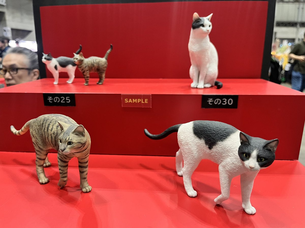 gonnekosuki's tweet photo. きゃ〜森口修先生とお話しさせてもらった！
新作の子お迎え！ガチャガチャ超集めてるからほんとうれしーーーーー！！！！！🐈 https://t.co/Zvewq4Eeqf