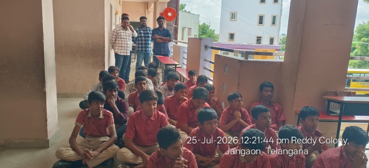 she_teams's tweet photo. Conducted #Awareness Programme at #VAISHNAVI HIGH SCHOOL REDDY COLONY #JANGAON. In which 70 Members of Students were participated. We explained the following topics what is #sheteam how it Works,how it is useful for them #child abuse,#TSafe App,Child #helpline No.1098 etc. https://t.co/Bhyl4UD5vJ