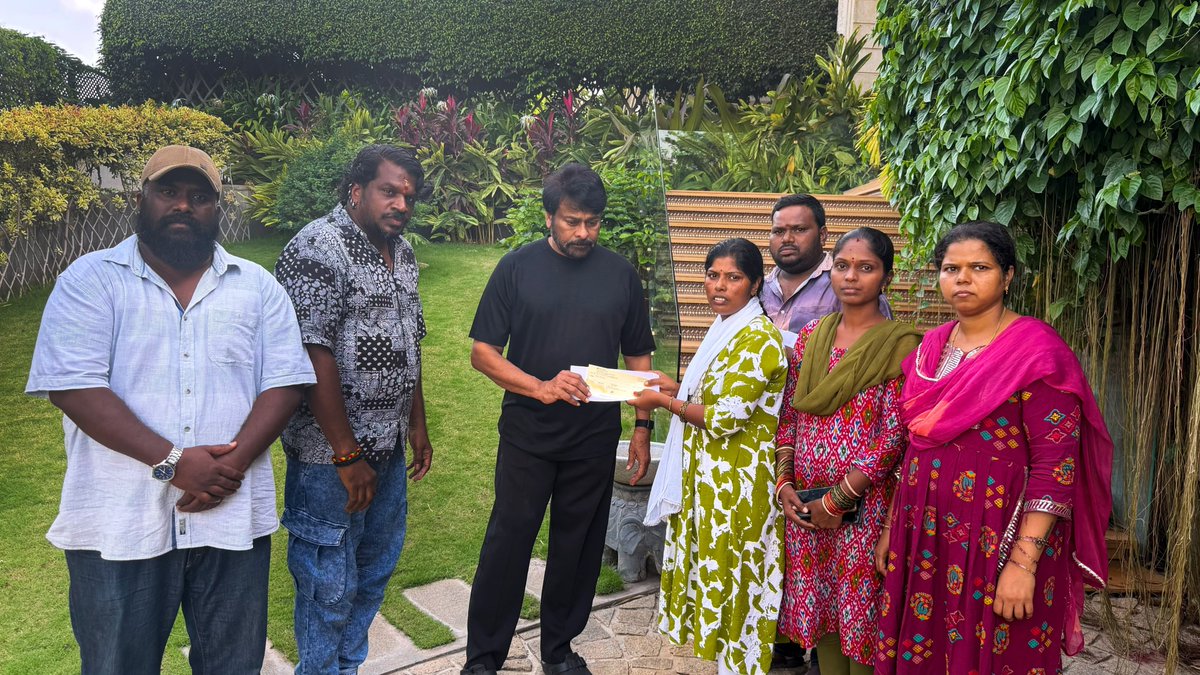 ChiruFanClub's tweet photo. Annayya @KChiruTweets once again stood by a fellow artist in need.

He contributed ₹3 lakhs towards actor Ramesh’s treatment, is personally in touch with doctors at Apollo Hospitals regarding his health, and has assured all possible support, including recommending assistance under the State Government’s health insurance scheme.

#MegastarChiranjeevi