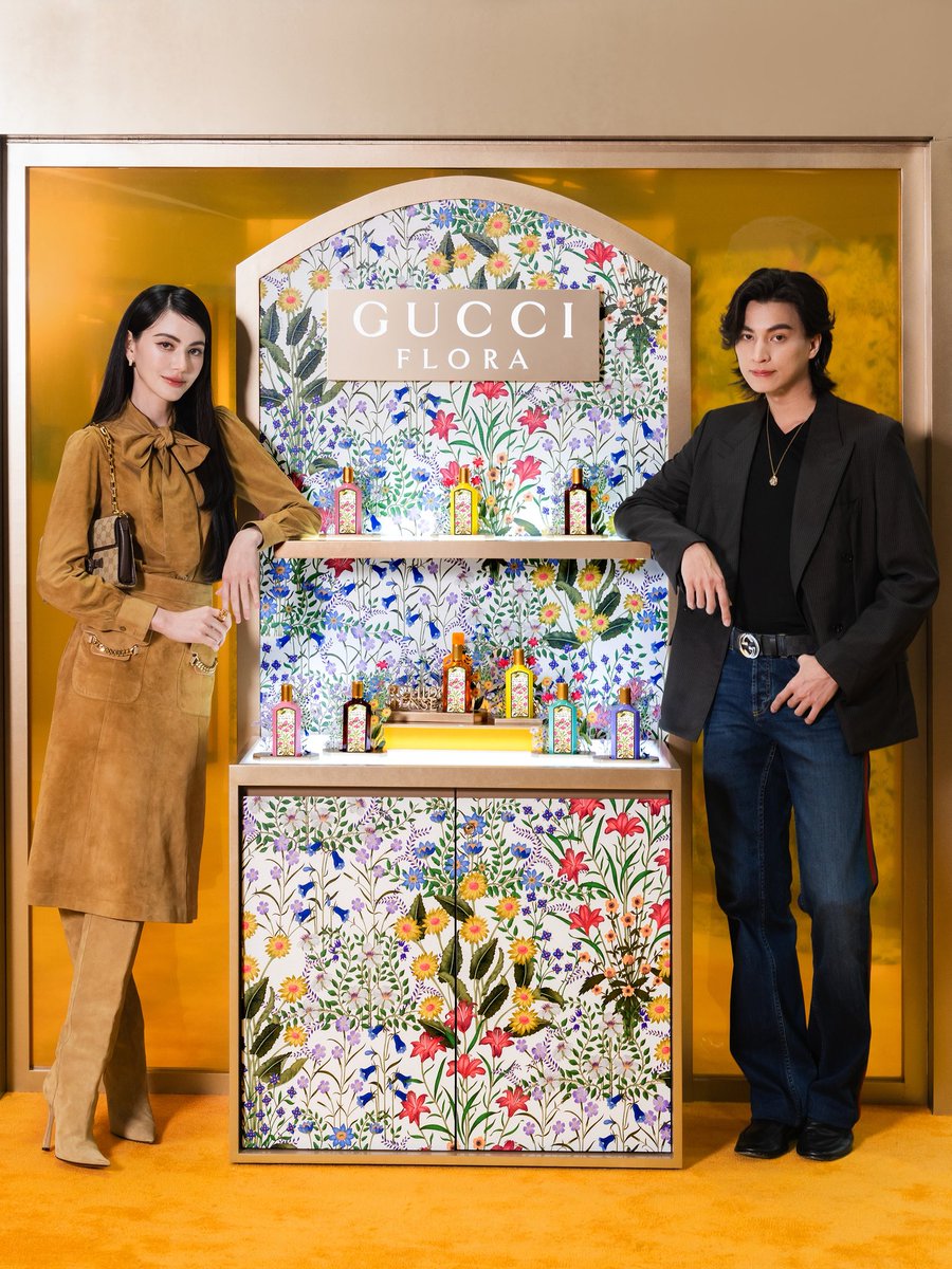 fiercebook_bkk's tweet photo. สองแบรนด์แอมบาสเดอร์ #ใหม่ดาวิกา และ #กลัฟคณาวุฒิ ที่งานเปิดตัวน้ำหอม Gucci Flora Gorgeous Orchid Intense ณ Hall of Fame ชั้น M สยามพารากอน

#FiercelivebyJijie #GucciBeauty #GucciFlora #GucciMakeup   #davikah #GucciBeautyxGulf #GulfKanawut https://t.co/zBwaVQwF5Z