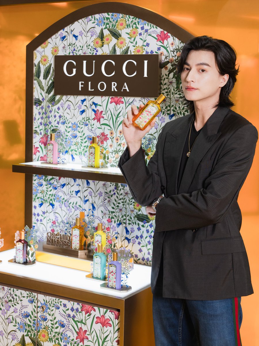 fiercebook_bkk's tweet photo. สองแบรนด์แอมบาสเดอร์ #ใหม่ดาวิกา และ #กลัฟคณาวุฒิ ที่งานเปิดตัวน้ำหอม Gucci Flora Gorgeous Orchid Intense ณ Hall of Fame ชั้น M สยามพารากอน

#FiercelivebyJijie #GucciBeauty #GucciFlora #GucciMakeup   #davikah #GucciBeautyxGulf #GulfKanawut https://t.co/zBwaVQwF5Z