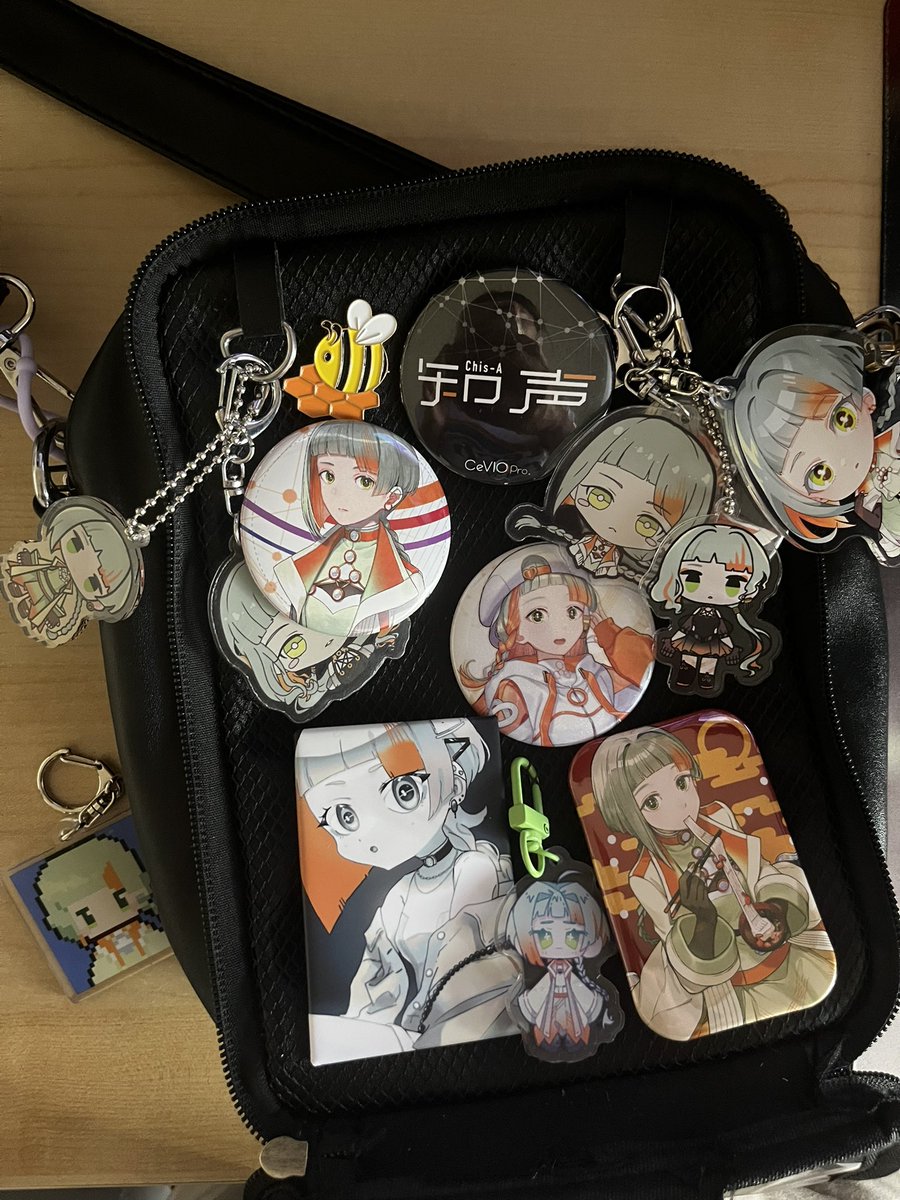 julieraptor's tweet photo. I love Chis-A!! 🧡🧡🧡 https://t.co/v9zwSOPoO7
