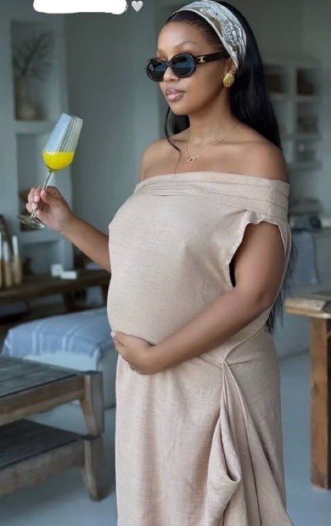 LilyjoeBae's tweet photo. No pregnant woman shall dle in labour🙏🏼

Happy Sunday beautiful people ❤️❤️❤️❤️ https://t.co/AUEF0d6DMx