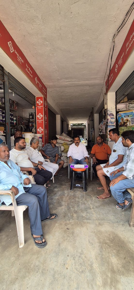dharmveerbjp's tweet photo. आज सोनभद्र नगर के बूथ नंबर 17 पर कार्यकर्ताओं के साथ माननीय प्रधानमंत्री नरेंद्र मोदी जी के मन की बात सुना।
#मनकीबात https://t.co/AJk42K1UgS