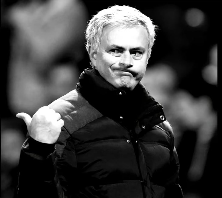 OmoBarca10m's tweet photo. When she finally break up with her boyfriend but you remember that if you make a run too early you'll be offside https://t.co/FrHfvAhEE5