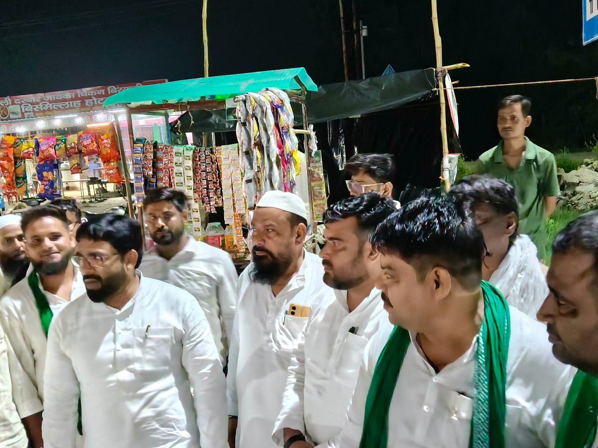 ManmohanJha_MIM's tweet photo. आदरणी प्रदेश अध्यक्ष Shaukat Ali  जी के  विधानसभा 2027 पर चर्चा।
      बैरिस्टर Asaduddin Owaisi Sahab jindabad 
#मुरादाबाद #pura_game_badal_denge #trendingreels #AIMIMUttarPradesh #GhaziabadNews #RampurNews #feshbookreel https://t.co/SU4B5adqpi