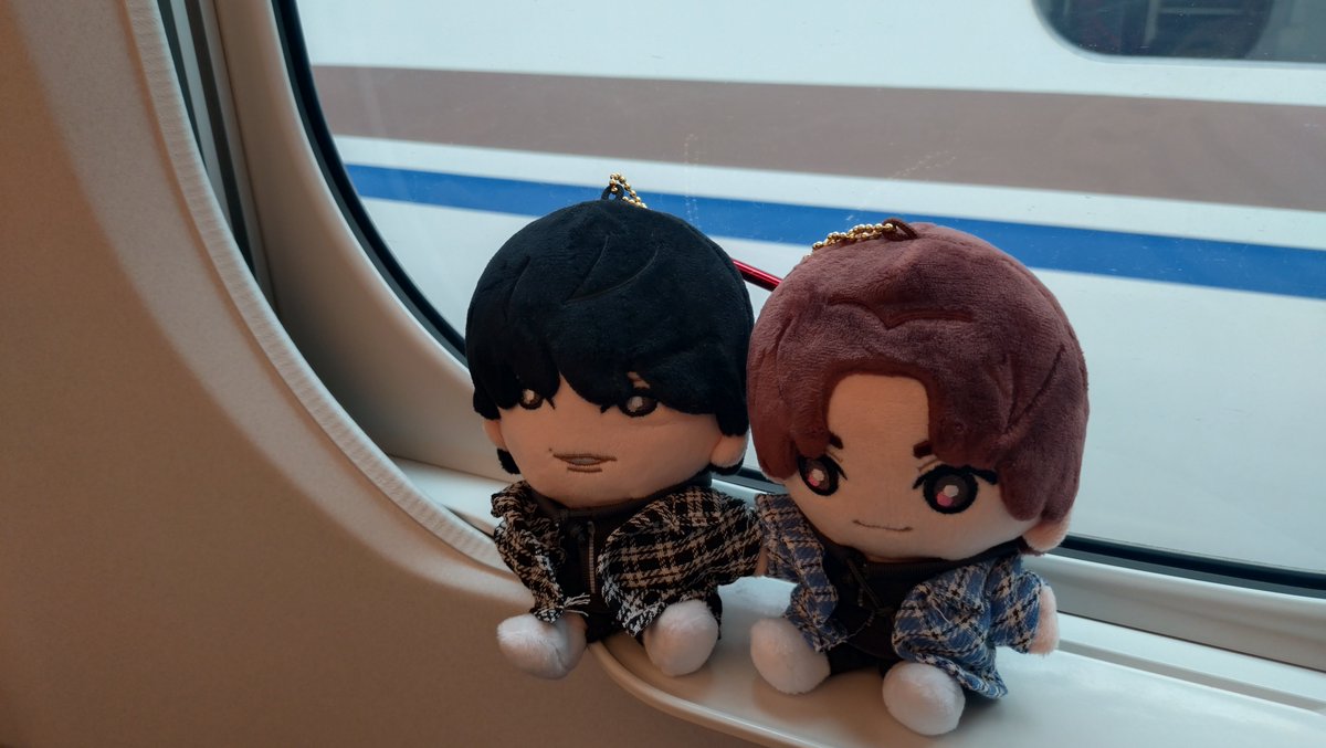manako017's tweet photo. 帰ります〜🚄 https://t.co/Ig0bsMdiIL