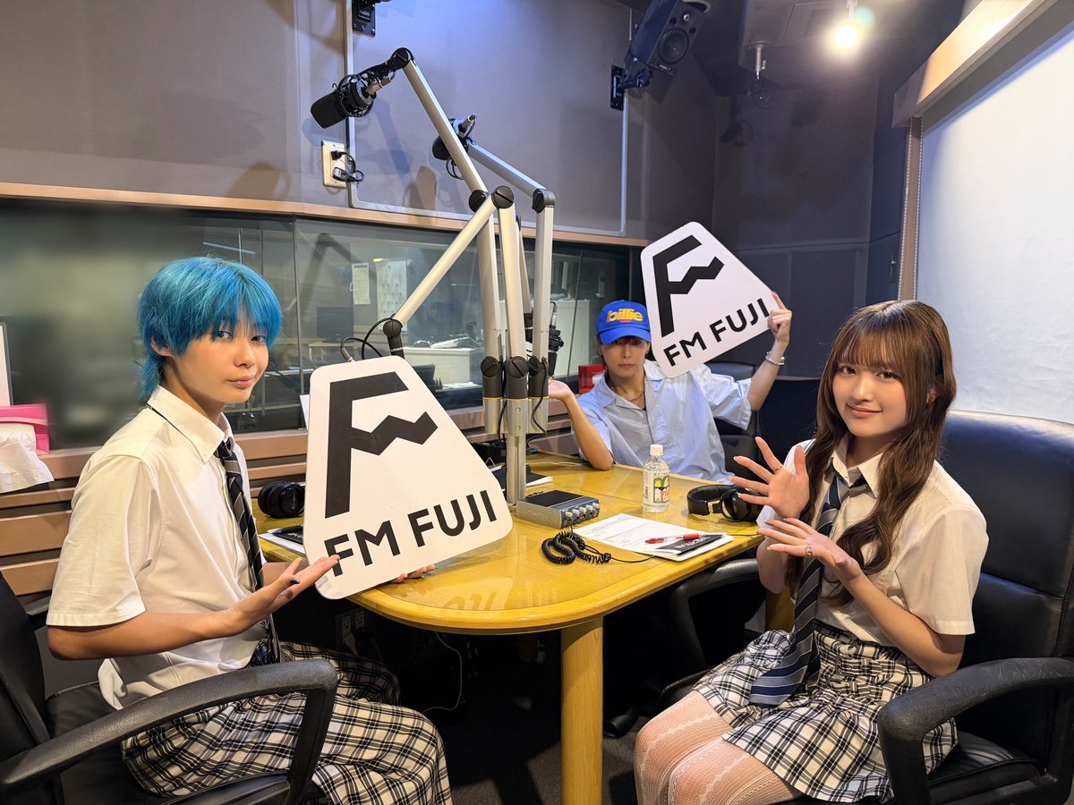 owv_official's tweet photo. FM FUJI
「OWV 佐野文哉 Saturday Summit」

ゲストは #PG (@we_are_PG_) 
#RiANA さん #KAREN さんでした💙
ありがとうございました✨

@jocvfm 
#佐野文哉 #サノサミ
#OWV_SQUAD
#OWV_ラビダビ ☀️ https://t.co/tlhvQFMNtA