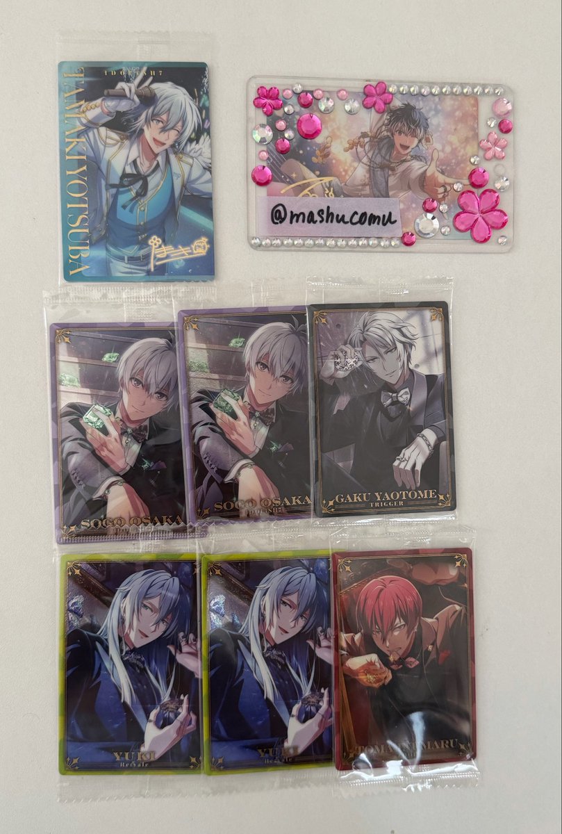 mashucomu's tweet photo. 【交換】アイナナ　ウエハース　27 ブラホワ　ムビナナ　シャフユニ

譲：大和、環、壮五、ナギ、陸、楽、天、龍之介、千、トウマ、悠、2枚目異種

求：百 箔>💎

✴︎箔⇆箔
✴︎シャフユニのみシャフユニ同士
✴︎出来るだけ纏めて希望
✴︎郵送交換

検索からもお気軽にお声掛けください！ https://t.co/yfIRWPhAV5