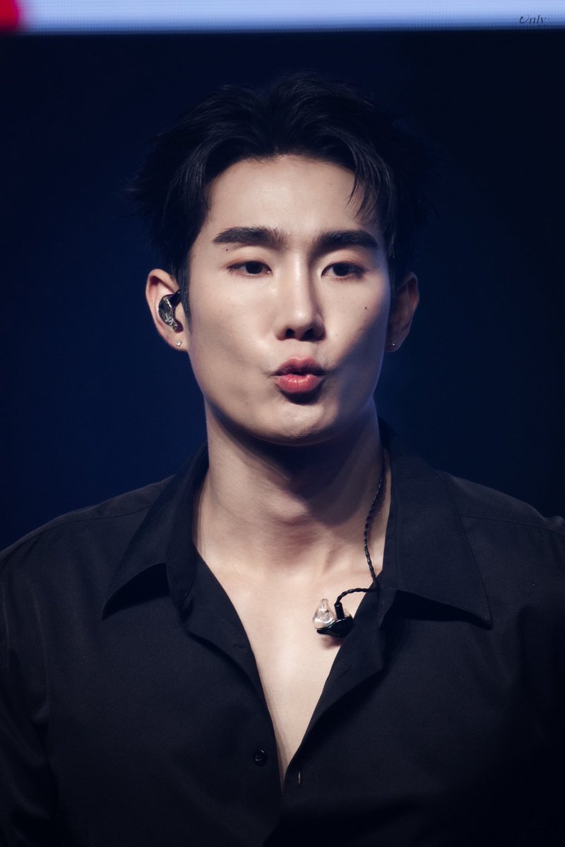 only_fbjs's tweet photo. • 260726 • 🦊🍅

ใครน่ารักให้ทำปากจู๋

FORCEBOOK MAFOX VNFM
#ForceBookFMinHCMC
#fforce_ @fforcejs https://t.co/uEWhAHpnR6