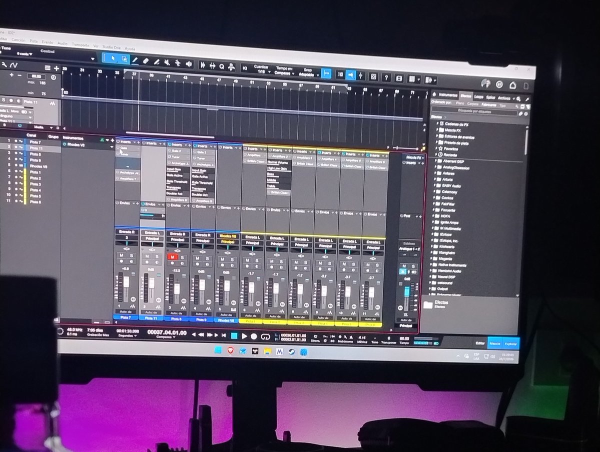 RuizmoSt's tweet photo. Haciendo and ... Jugando ! Musiquita ✨🎶 https://t.co/5v6q6Jfme1