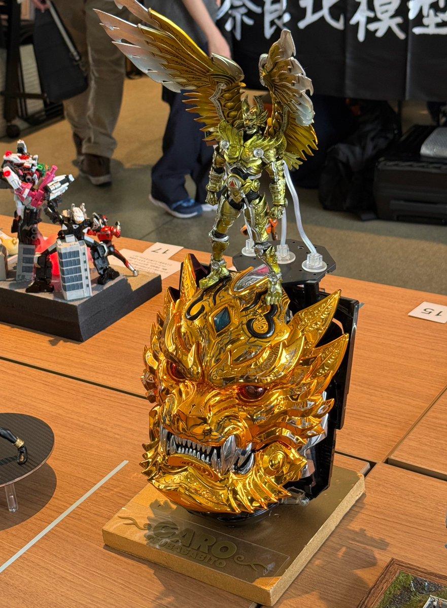 ganbasu3's tweet photo. お話にみ夢中になり過ぎて設営完了報告忘れてました
田中重工業さんをはじめさんまるつよつよモデラー作品をお借りしてのサンマル卓を展開中です
#IBA模 https://t.co/HNiz8yZ5mZ