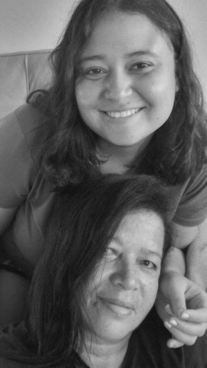 MariaLuizaC13's tweet photo. Mainha, eu nem uso essa rede, entretanto acredito que ela seja a única que não tenha tanta gente que eu conheça...
Te amo até depois da vida. 
Dizem que o luto com o tempo passa, mas estou sentindo na pele que ele nunca passará. A senhora era meu Norte,  minha âncora nesse mundo. https://t.co/cqJVhUIRE5