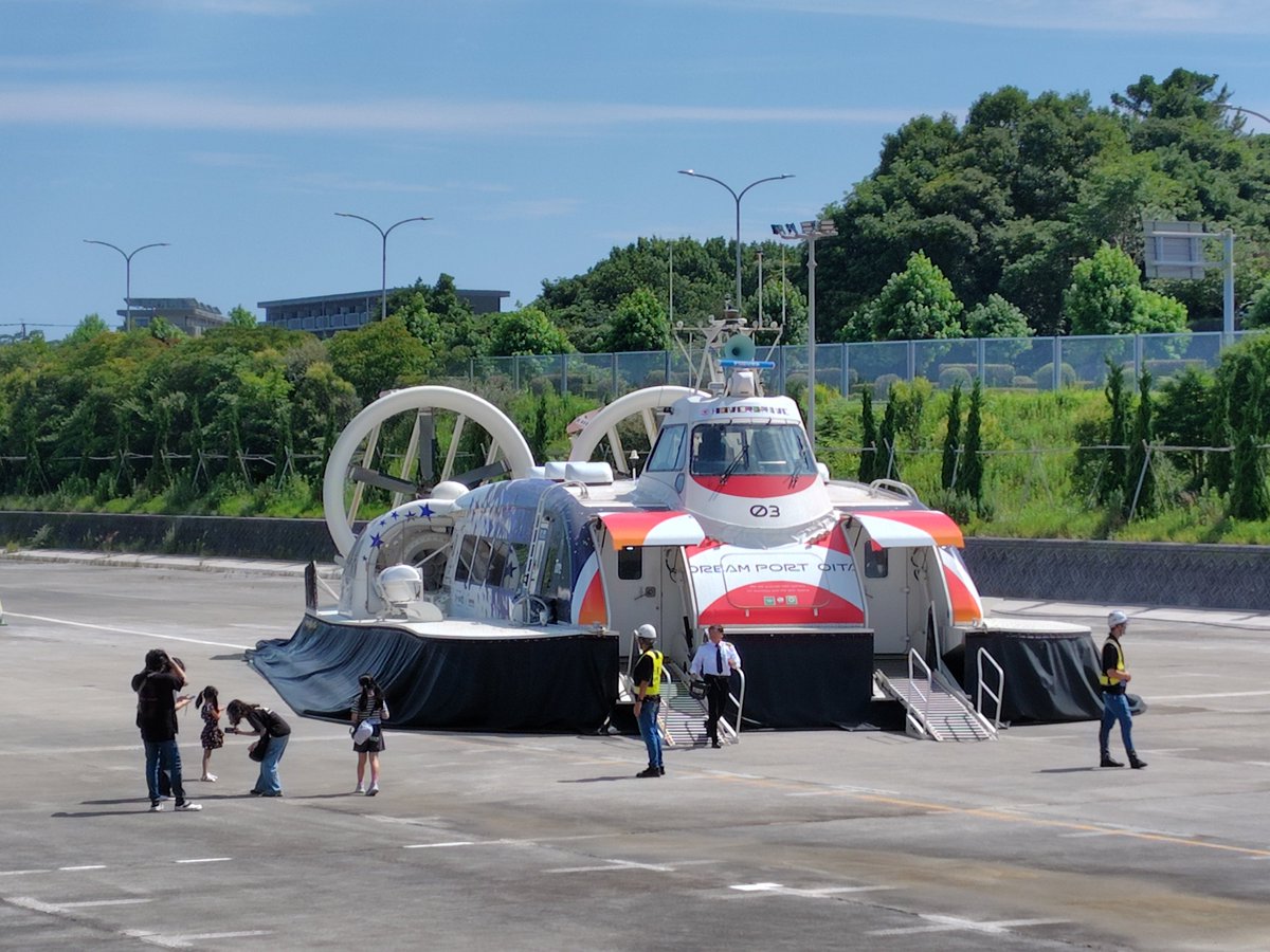 FLAT_Eight's tweet photo. なんか就航1周年記念イベントとかで見学できた
この手の船は飛行機みたいなもんだよね https://t.co/79RiwbYp6Z