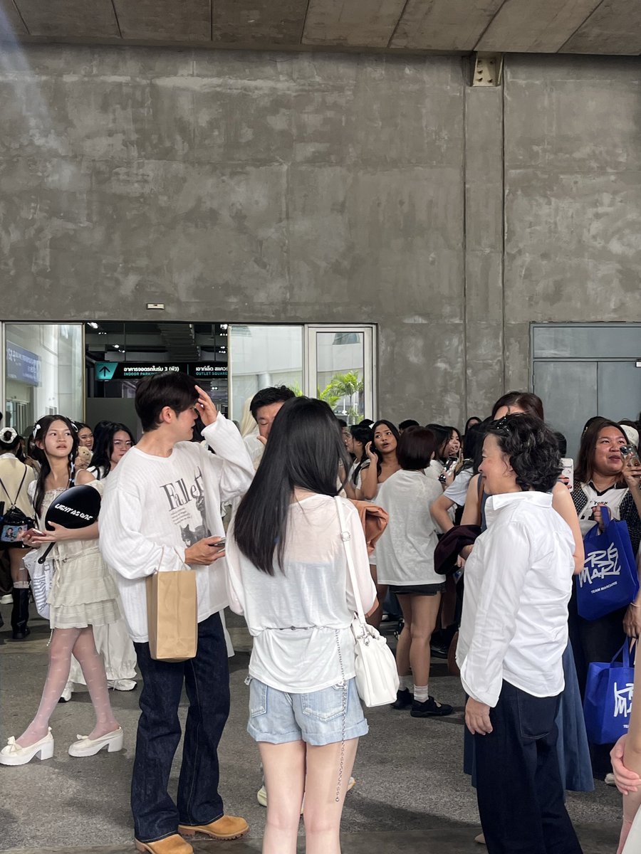 hofany_tpb's tweet photo. มาร์คจินมาก รักสองครอบครัวนี้💖🫠 #BUS_LIGHTASONE_D3 https://t.co/iwo4QRaEmK