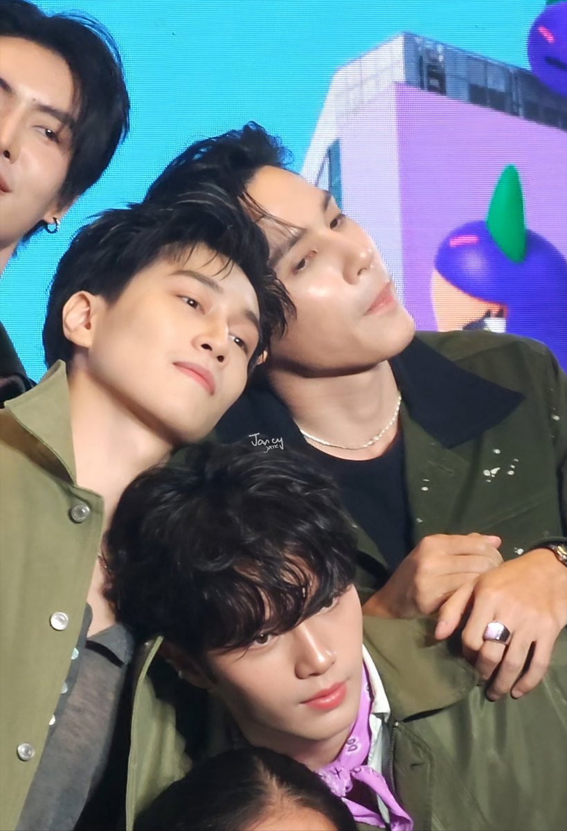 janesps2's tweet photo. พ้มจะเดรสสสสสสสสสสสสส 🫣

FnF 2nd ANV X JBBJJFA
#foundnfoundxJesBibleJJayFuaiz https://t.co/Vy4NnITiaV