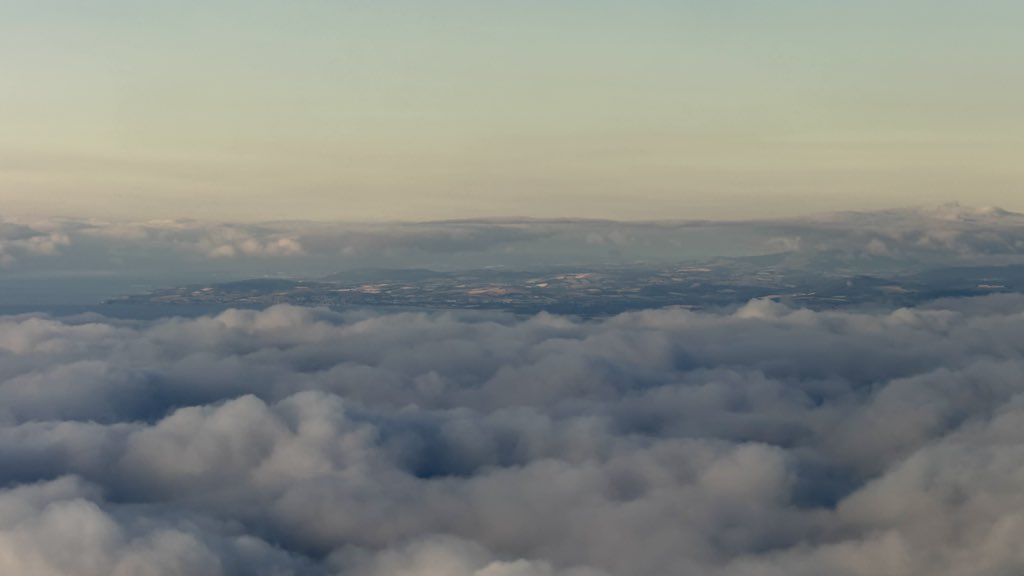 RyanVoutilainen's tweet photo. Good Sunday the 25 July morning from over the Irish Sea — a bit of the Ireland coastline visible through the stratus clouds as seen from @AirCanada flight #AC918
🇨🇦 #YVR ✈️ #DUB 🇮🇪
#ShareYourTravels #IEwx https://t.co/0YwIKoIAjE