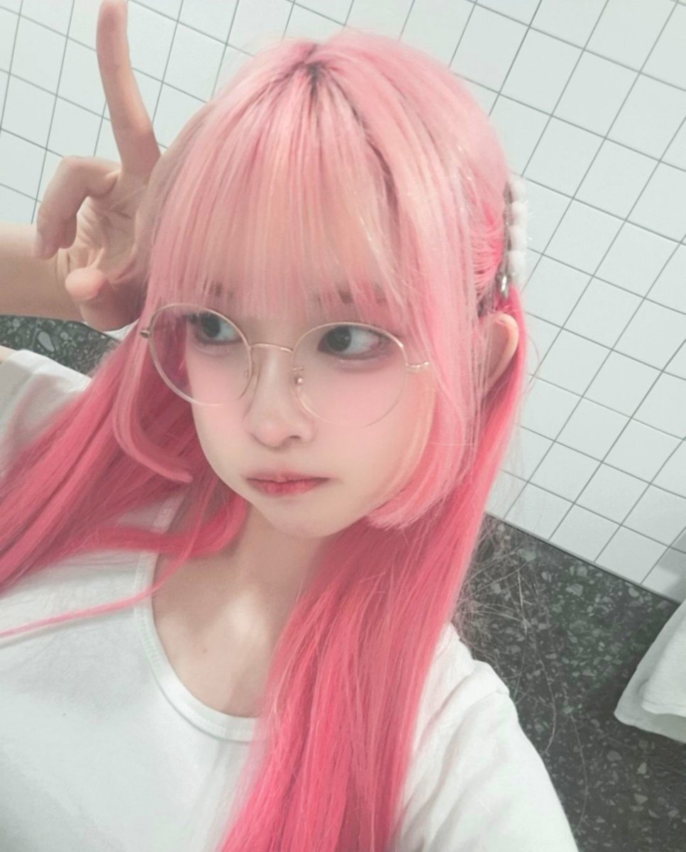 아미여친 tweet media