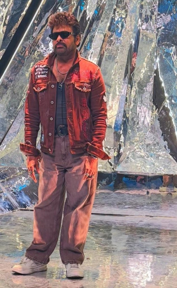 VivekVital3's tweet photo. 2026 lo kuda ela unnadu ante 🤡🤡

Hero ante elaga undali kondaeerripook laga 😂😂😂😂🥵🥵🥵🥵 https://t.co/qDeg6ovqXg