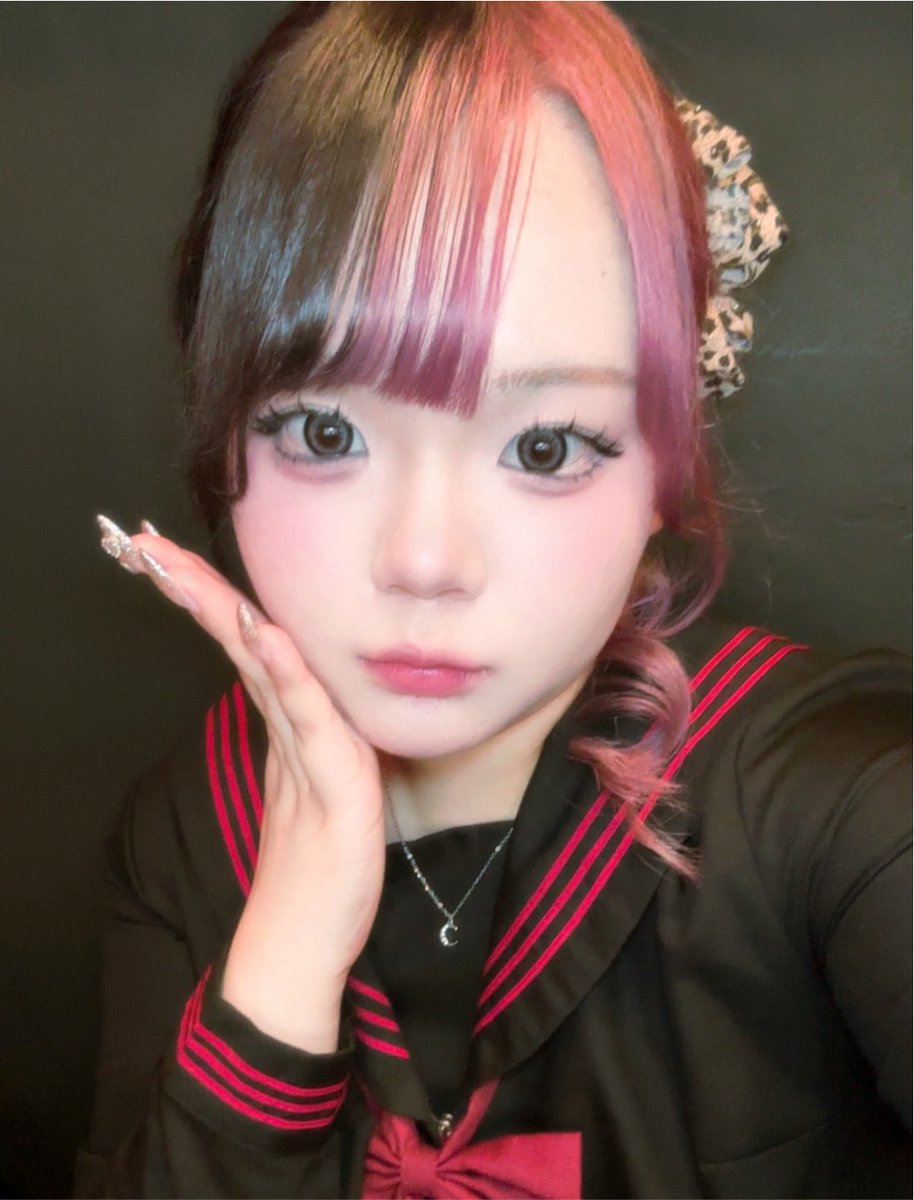 guran_CHII's tweet photo. おはようございます☀️🗼
久しぶりのおきゅいんでち🙇🪊⭐️
髪もNEWカラー🍒🍒🍒🍒🎈 https://t.co/0uxGLupIj3