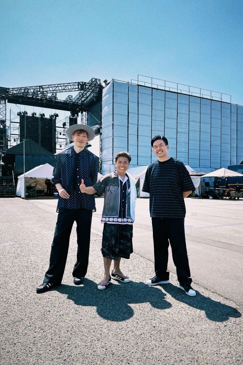 djuichi0223's tweet photo. 猛暑の中、大阪GIGANTIC MUSIC FESTIVALにてライブを観てくれたみなさんありがとうございました♪LAST LIVEからの大阪、昔から沢山キッカケを作ってくれた地でステージ裏でも沢山のスタッフと再会！嬉しい言葉もかけていただき感謝！

再び、「まだやってない場所🏯あるよね？」と…
みんなと一緒に🏯 https://t.co/eKuhlDFmNs