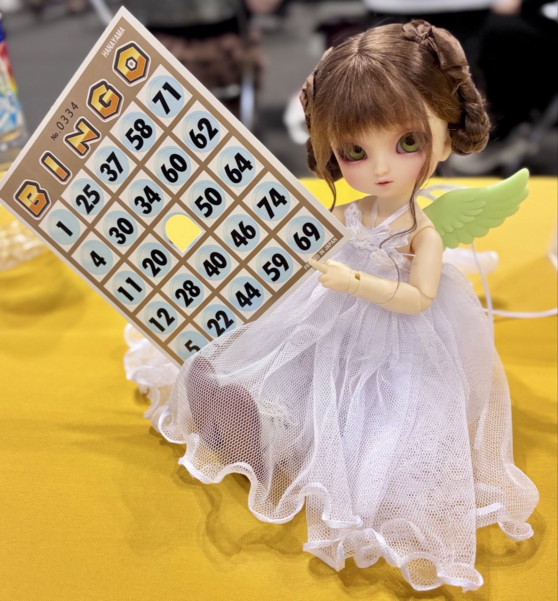 iincho49's tweet photo. ピース指、ビンゴカード挟むのに丁度良い😆 https://t.co/mJerS1DNlx