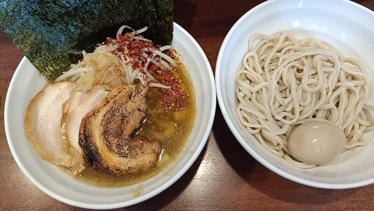 yukinco_maple's tweet photo. 麺屋づかちゃん
お魚つけ麺＋肉（炙2枚）、海苔

サブ限定になりがちだけどしっかり美味しい☺️
炙りチャーシューはタレと山椒が効いてて👍️

今日もご馳走さまでした✨️ https://t.co/fNO930Lzz6