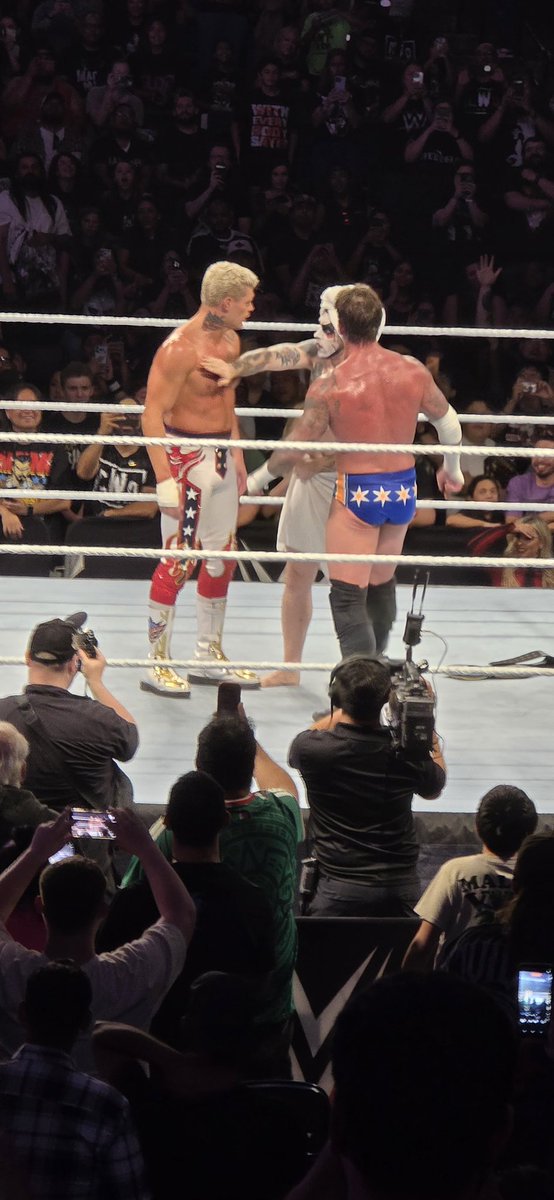 usoofatuuish's tweet photo. Danhausen coming out of the showerhausen cus the kids won't stop fighting https://t.co/TMFLNP7t8a