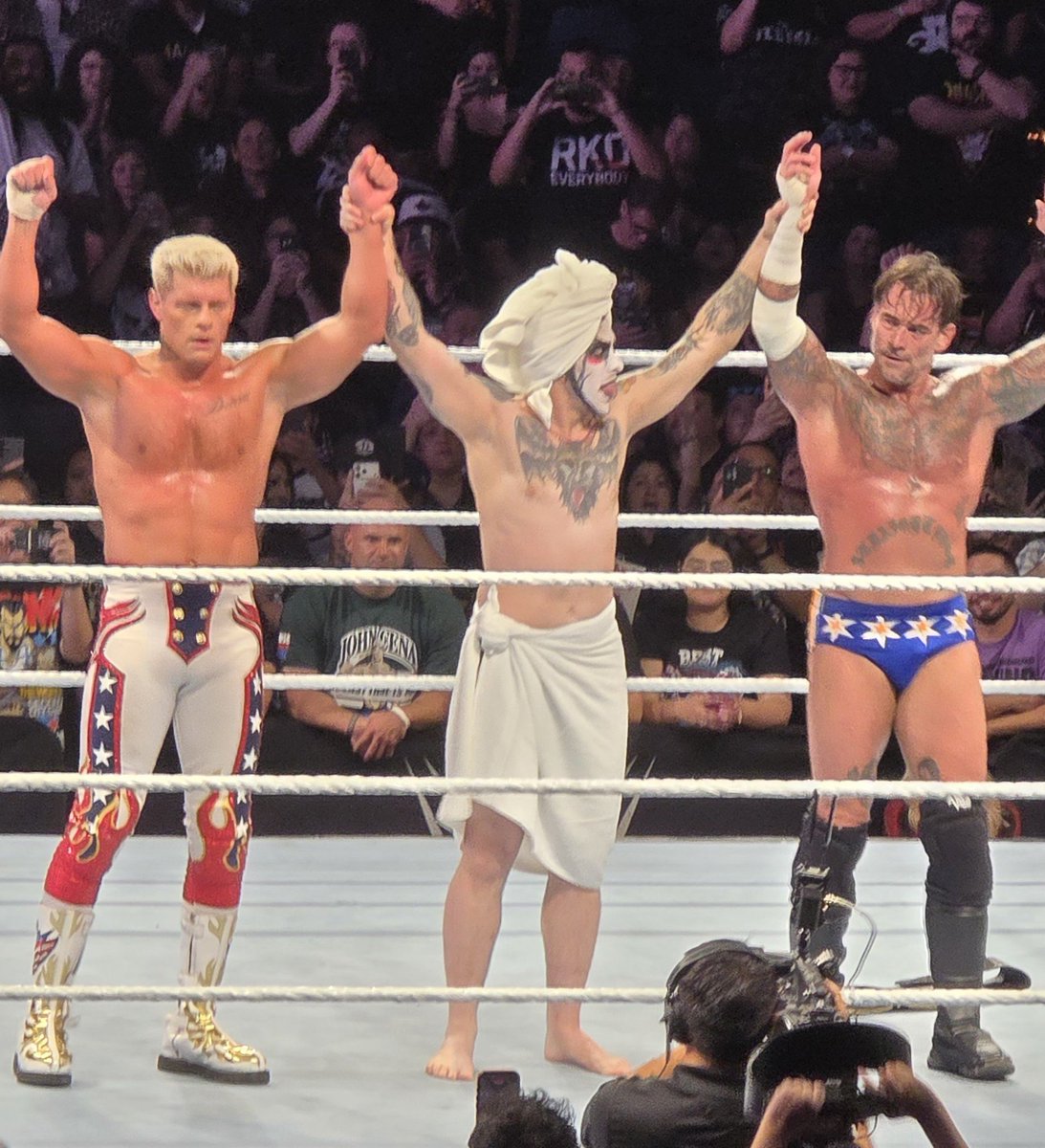 usoofatuuish's tweet photo. Danhausen coming out of the showerhausen cus the kids won't stop fighting https://t.co/TMFLNP7t8a