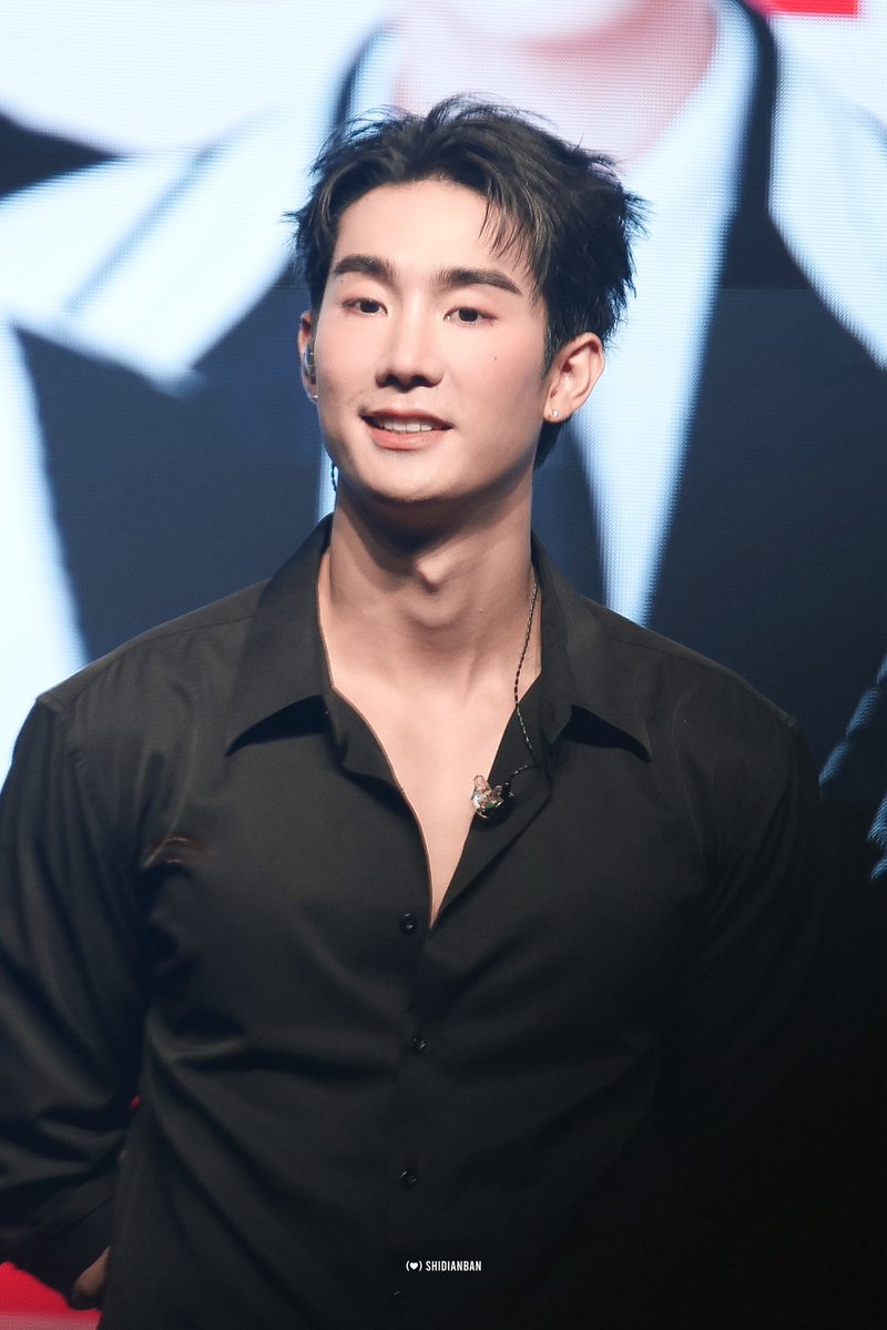 shidianban__'s tweet photo. ปะป๊า 🦊✨

FORCEBOOK MAFOX VNFM
#ForceBookFMinHCMC https://t.co/1BscFrrQWP