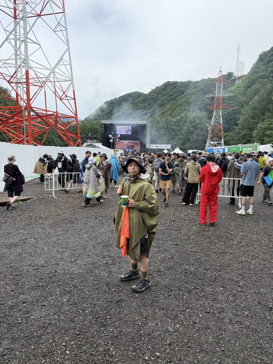 Asha7720's tweet photo. 自慢ですがFUJI ROCK FESTIVAL'26にいます☔︎ https://t.co/3iUb1xg4mS