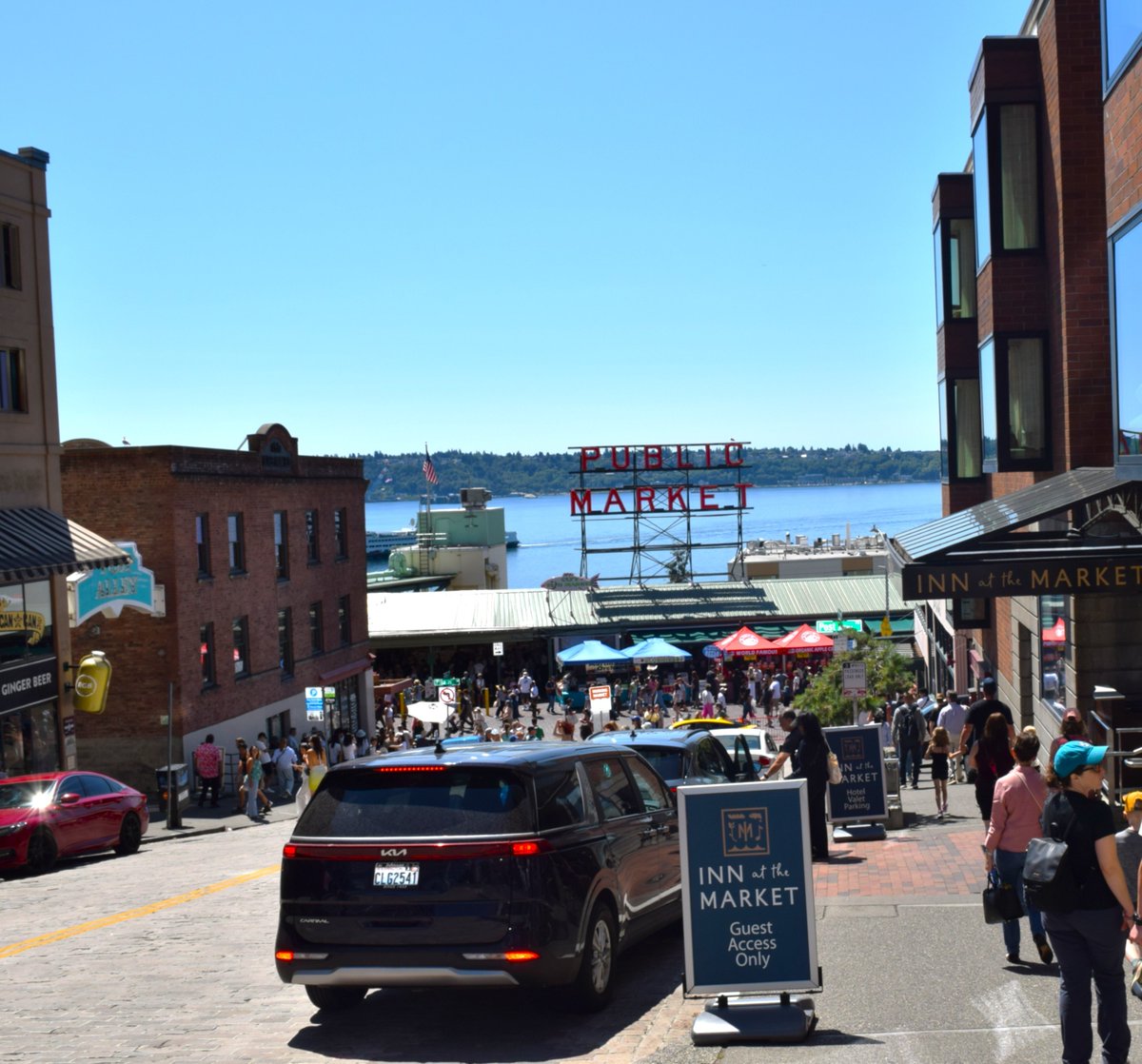 KaishaKitsune's tweet photo. Been hiking and visiting pike place market in Seattle https://t.co/R9r2lP1ril