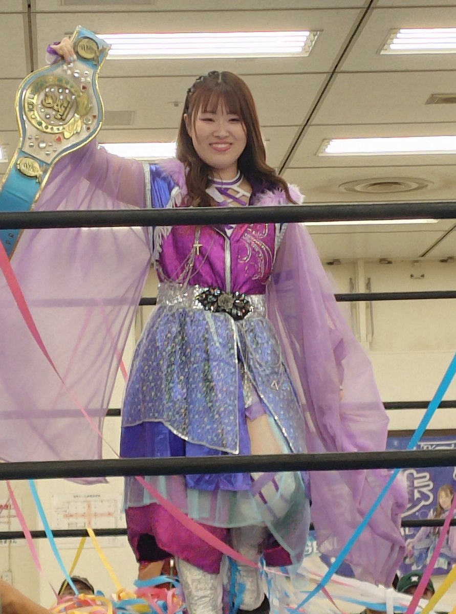 cyborg_h's tweet photo. 今日も王者の応援へ
次の防衛戦も決まりましたね

楽しみにしてますね!✧⁠◝⁠(⁠⁰⁠▿⁠⁰⁠)⁠◜⁠✧
7/26 横浜産貿ホール
#iceribbon
#松下楓歩 https://t.co/bqWNfI0xg7