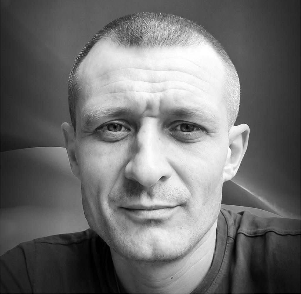 volodarskijo's tweet photo. Вінниця віддає останню шану Захиснику Сергію Коржу

Вінницька громада прощається з оборонцем України Сергієм Коржем із позивним «Прима». Воїн проходив службу у лавах бригади НГУ «Спартан» та боронив Україну на Донецькому напрямку.

Сергій загинув 1 листопада 2024 року внаслідок мінометного обстрілу поблизу Неліпівки. Герою назавжди залишилося 43 роки.

Церемонія прощання відбудеться о 10:30 у Храмі Стрітення Господнього (вул. Пирогова, 150-А). Поховають Захисника о 12:00 на Алеї Слави Сабарівського кладовища.

Висловлюємо щирі співчуття рідним і близьким. Світла пам’ять і вічна слава Герою.