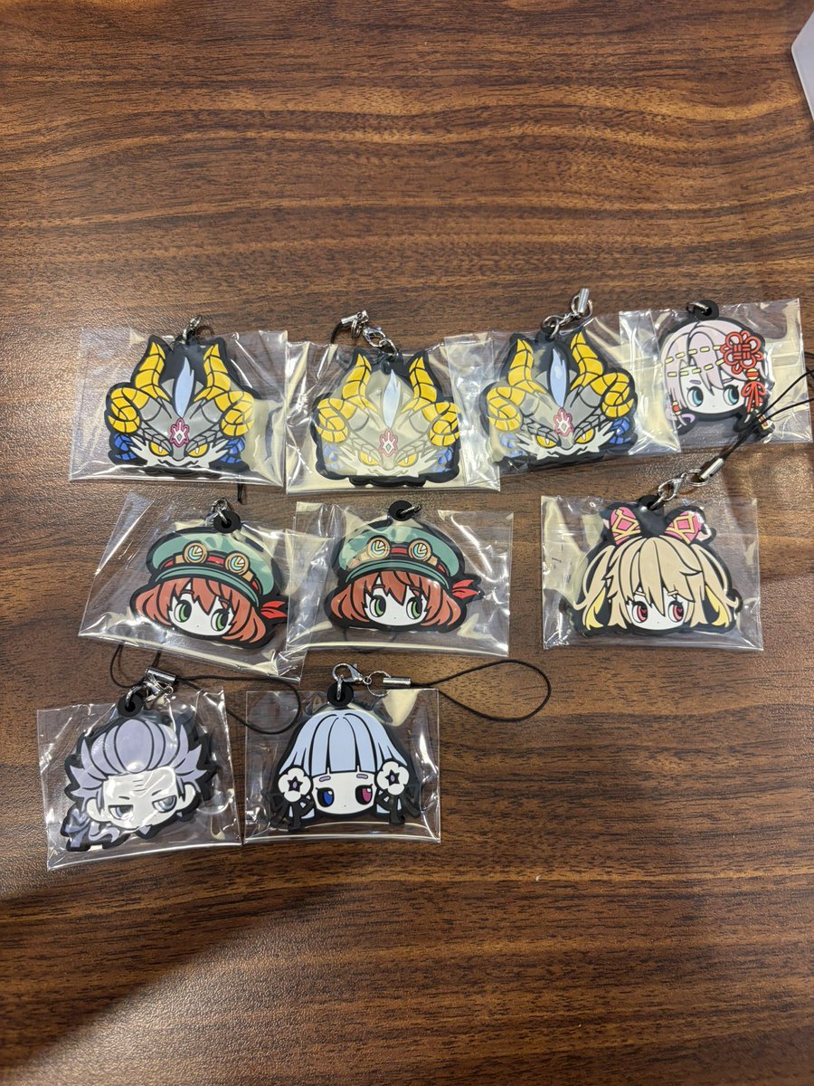 cps_101's tweet photo. ホッピンヒーローズ 缶バッジ ラバーストラップ

求）同種Voidoll
譲）画像のもの

検索用 うら コクリコ ラヴィ ぶれいずどらごん テスラ トマス

高崎キャラバン手渡しのみ

#コンパス交換
#コンパスグッズ交換 https://t.co/zTU0ifAqX7