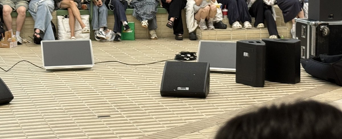 from__sunshine's tweet photo. #영케이
성수놓치고 뚝섬놓치고 코엑스 대기중^^.. https://t.co/3R2PDqxDOV