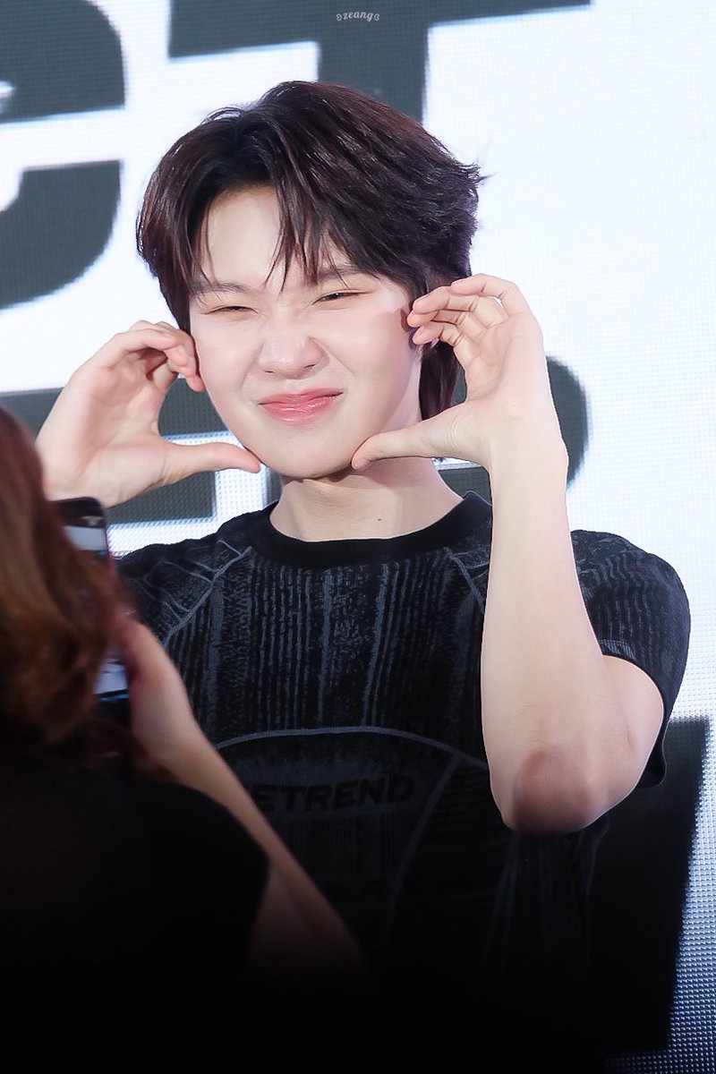 zeang_z's tweet photo. — 25072026 ⟡

บิ๋แจกไฮบายน่าย้ากกก🤏🏻

 KNP CORRECT TO CONQUER

@nampingnapat #nampingster
#kengnamping #เก่งน้ำปิง
#BEAUTILABxKENGNAMPING https://t.co/Q6W78jaGJR