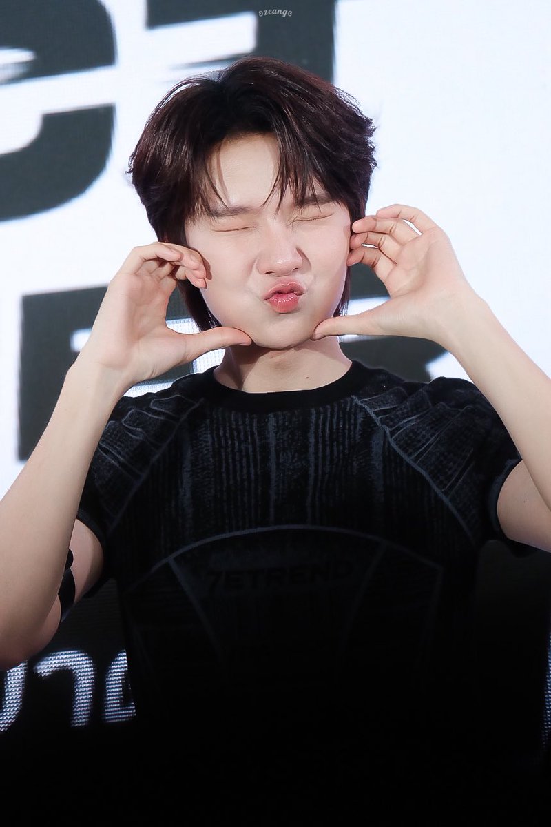 zeang_z's tweet photo. — 25072026 ⟡

บิ๋แจกไฮบายน่าย้ากกก🤏🏻

 KNP CORRECT TO CONQUER

@nampingnapat #nampingster
#kengnamping #เก่งน้ำปิง
#BEAUTILABxKENGNAMPING https://t.co/Q6W78jaGJR