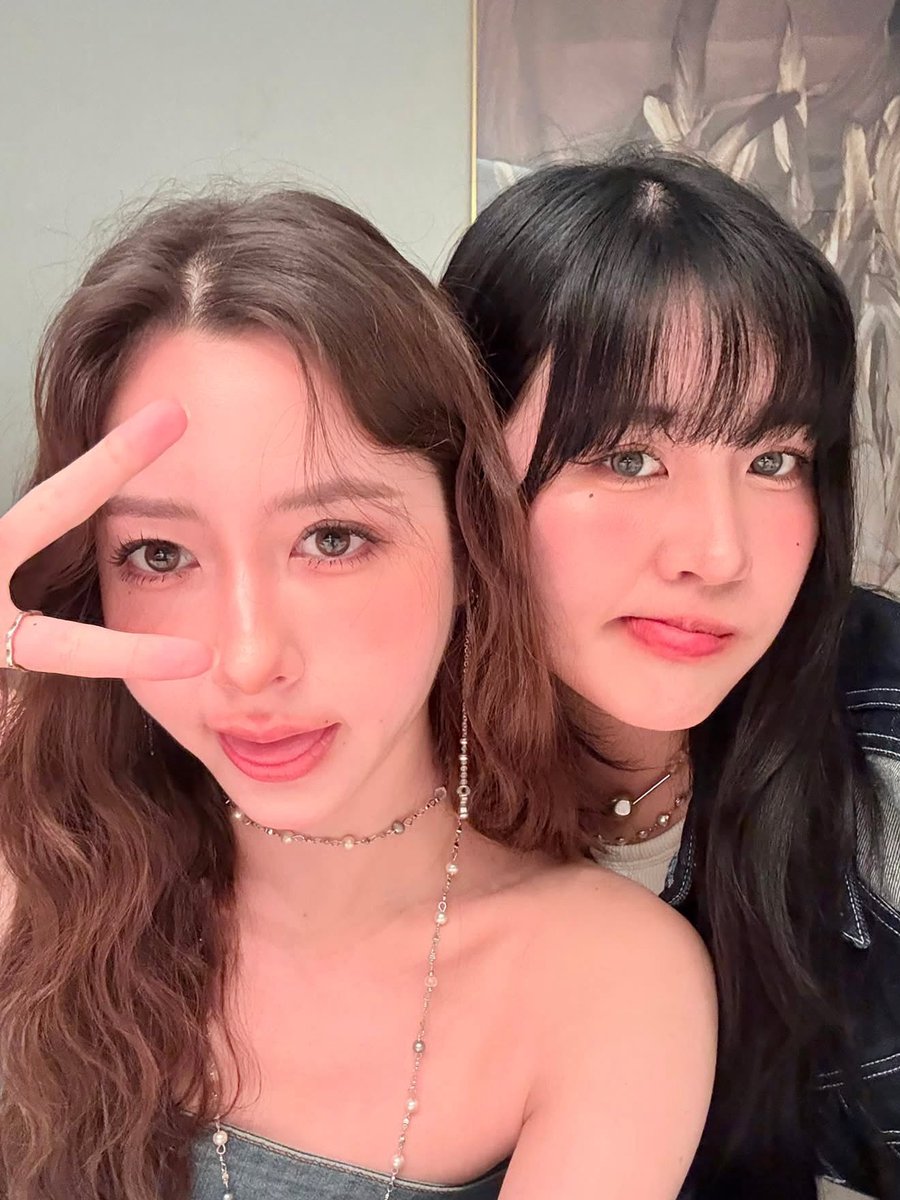 YouYuu_uu's tweet photo. I'm very happy that mychan's first fan meeting in China ended smoothly. The two babies seem to be having a good time. All the way, I witnessed the offline activities of the two babies. There were only a few fans. I shouted under the stage. Now the fans have come from all over the world to see you. I feel very happy and proud. It's a pity that the supporting enterprises who participated in the activity could not see it on the spot, because our support may not be so good at the first meeting, but I believe that in the future, more fans will join our family and show a better appearance in the future support. No matter what happens in the future, I and fans will always support you. I hope more people will love you🥹🤟🏻
#MyChan #AIGirlSeries 
#Myyukhawisara #Chanyaduval 
#WANVxMyyuChanya