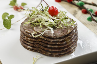 MarvelTorner's tweet photo. [挖到一款鲜到跺脚的冻醒草饲牛腱！纹理清晰无碎肉，焯水后煮40分钟就软烂，蘸酱油吃连娃都炫2碗，预算够的肉食党直接冲，闭眼不踩雷！]， https://t.co/pHFezK6P91