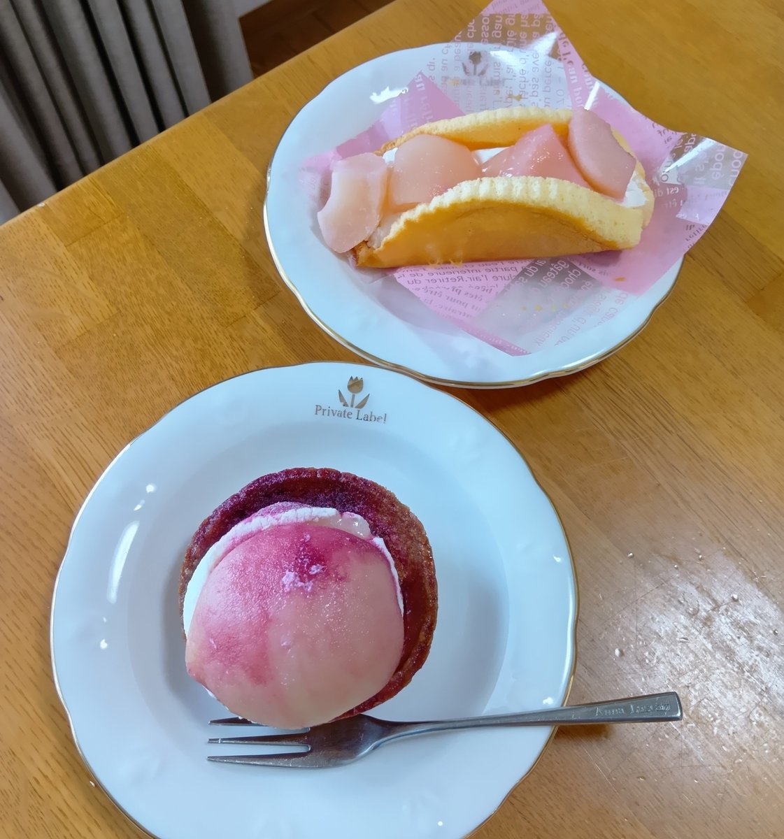 ouji811's tweet photo. お茶会2日目開催ありがとうございます😊2日目は桃スイーツづくしで参加します🍑

🍅トマトの偉大なる覇王様👑🍅夕食はトマトたっぷりにしますのでお許しください…
#あわいの民エアお茶会 https://t.co/TCZg2Ogrqs
