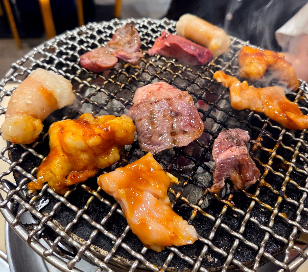 oyawasp's tweet photo. 教えてもらったホルモン青木
おいしかった🥰
また行きたーい！ https://t.co/alWY56vrCD