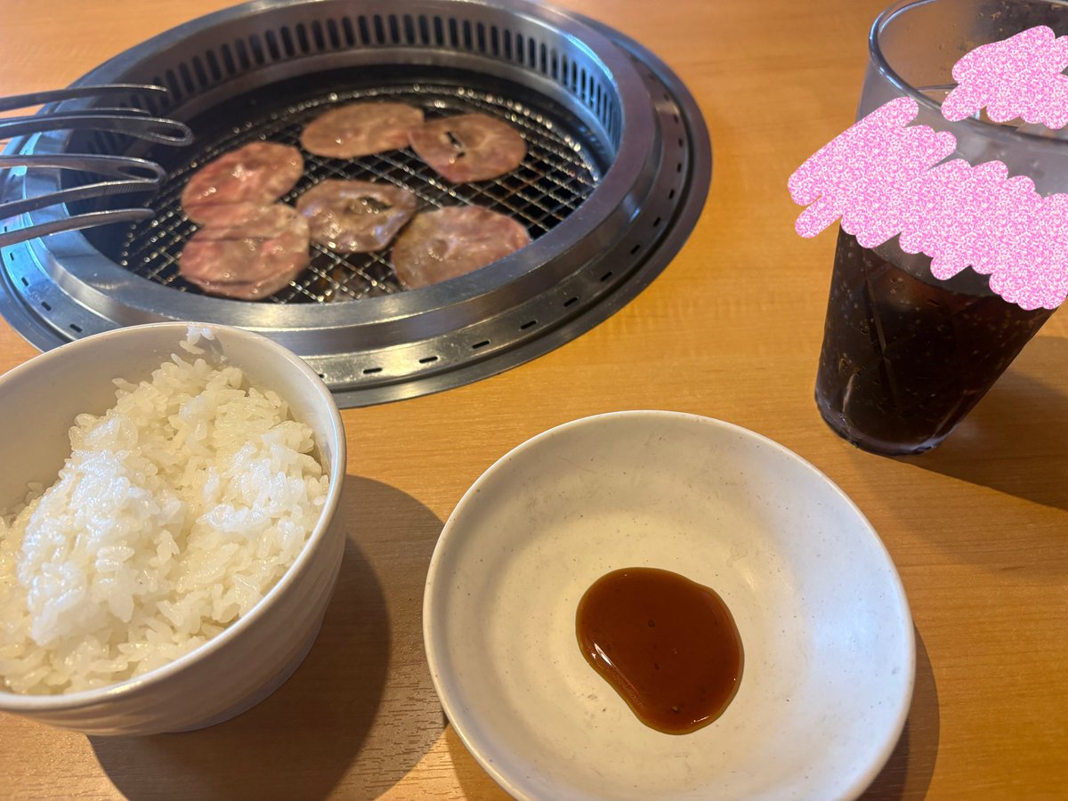 Tau_edsw's tweet photo. 1人焼肉 https://t.co/gKycY60CtD