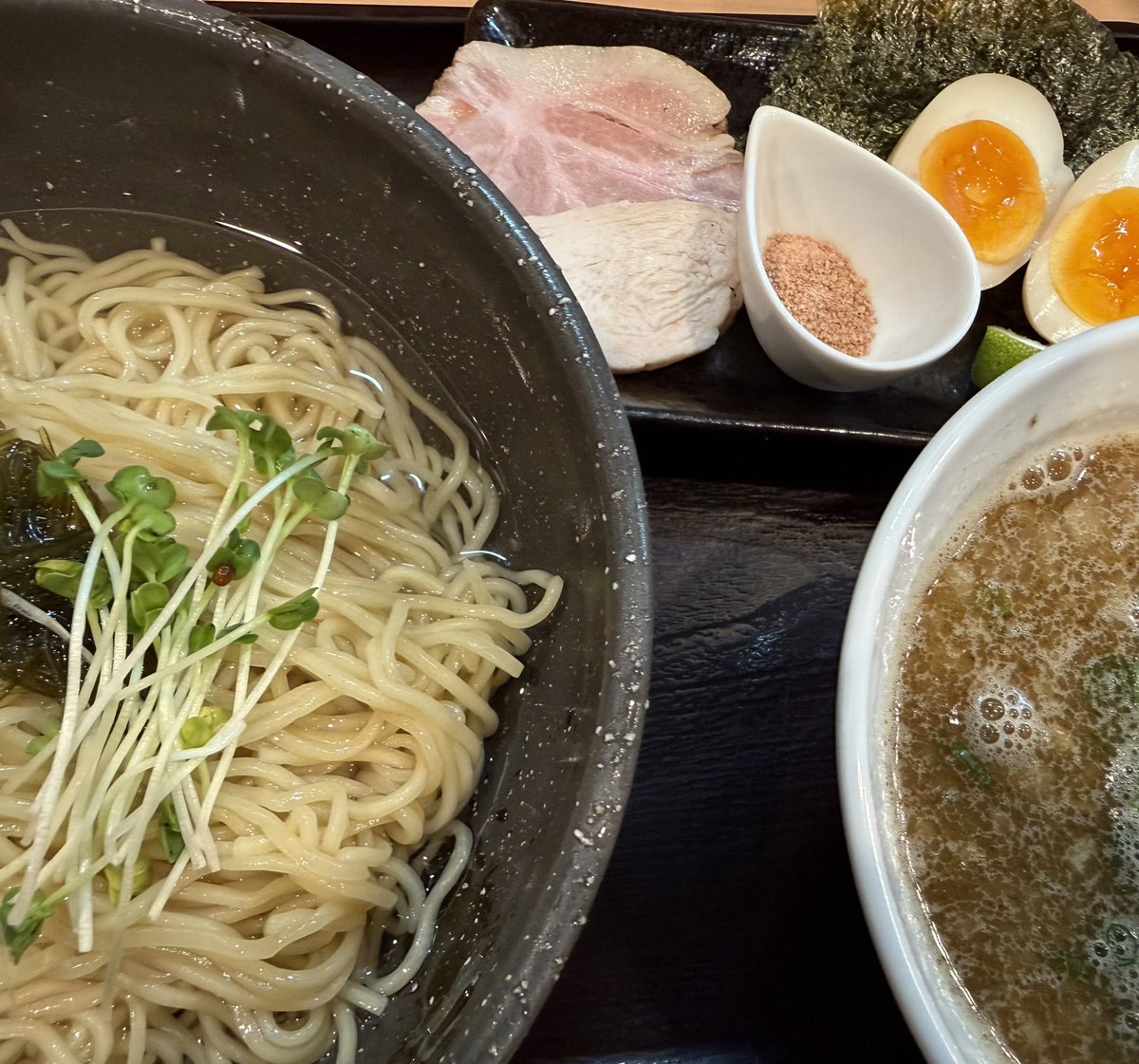 blackbyrd's tweet photo. 今までこの店で何種類か食べたけど、この「焼きあご昆布水つけ麺」が段違いに美味い😁 https://t.co/Rlolaxn7vN