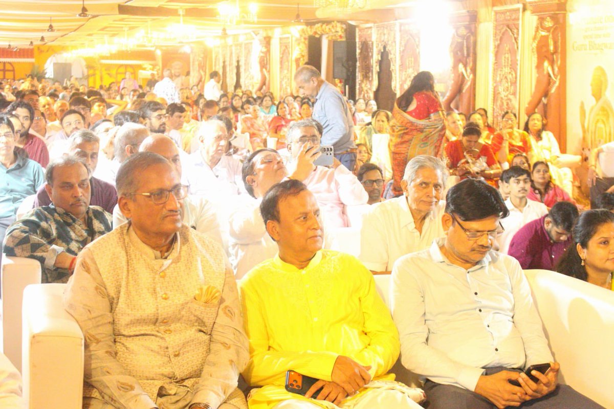 hetalgalabjp's tweet photo. Blessed to attend the Chaturmas Pravesh Mahotsav of Pujya Acharya Gurudev Shri Nehpadma Sagar Surishwarji Maharaj Saheb at Shree Labdhi Sky Force Sangh, Prabhadevi.

On this sacred occasion, I had the privilege of seeking the divine blessings of Gurudev. It was an honor to be present alongside NCP Leader & Member of Parliament Sunil Tatkare Ji, Deputy Chairman of the Maharashtra Legislative Council Sachinbhai Ahir Ji, and MLA Narendra Mehta Ji.

May this holy Chaturmas inspire us all to walk the path of righteousness, compassion, peace, and spiritual awakening, bringing happiness and prosperity to every life.

Jai Jinendra 🙏

#Chaturmas2026 #JaiJinendra #JainDharma #Spirituality #Prabhadevi #Chaturmas @SunilTatkare ji @AhirsachinAhir ji  @iNarendraMehta  ji