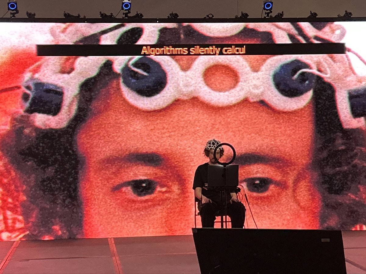 Albert_DATA tweet picture